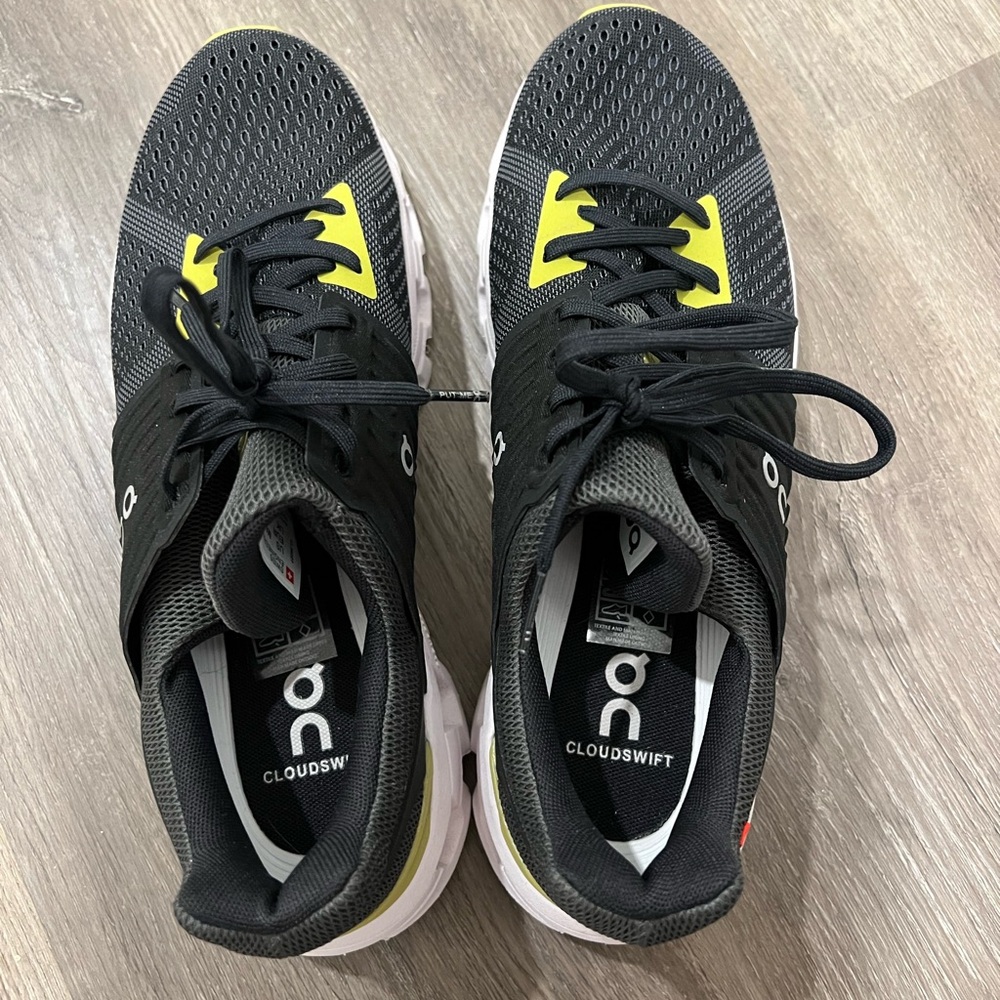 On Cloudswift Black and Yellow Running Shoes